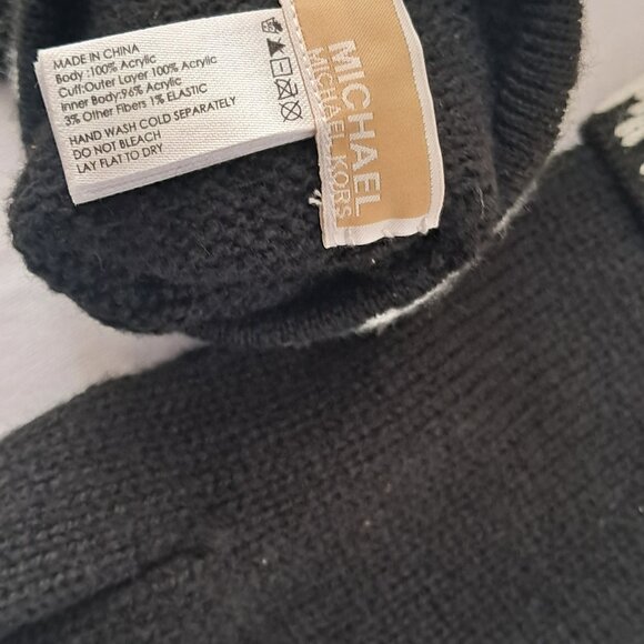 Michael Kors MK Logo hat, scarf and hat set. BMWT/ in a Box - Picture 8 of 10